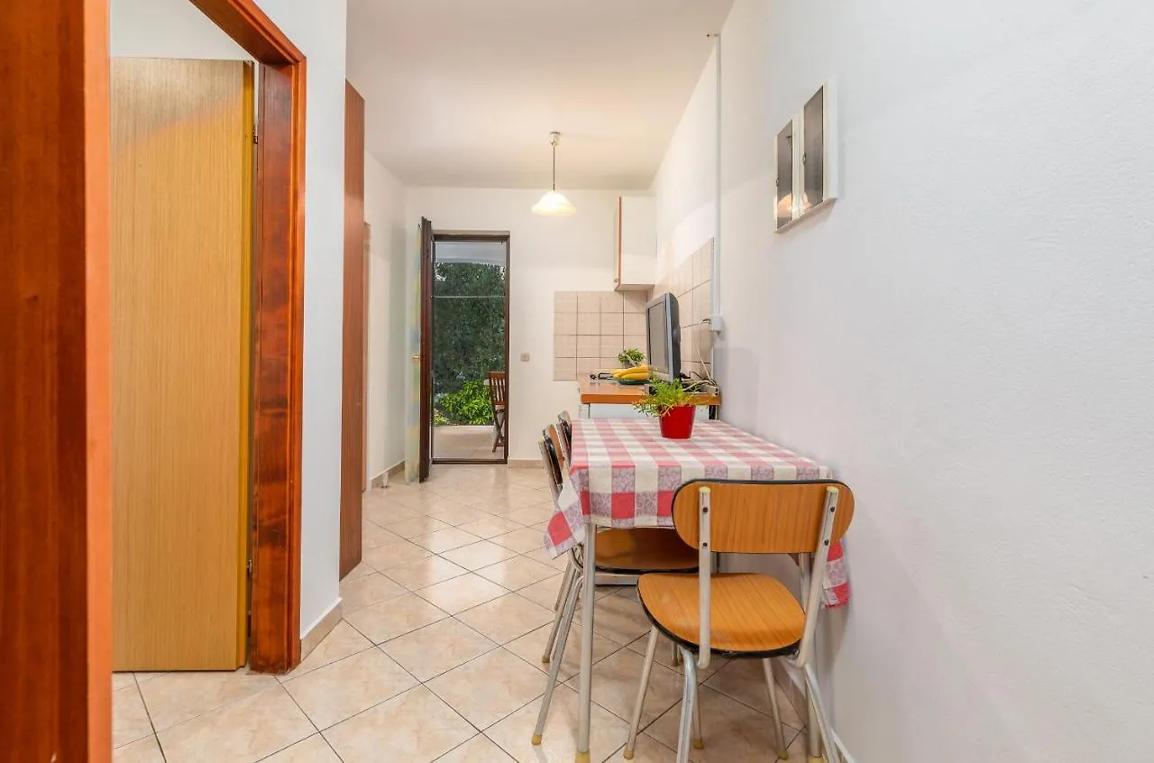Apartment Luana A2 Fazana 0*,  Croatia